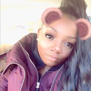 Meet your Posher, Nakia